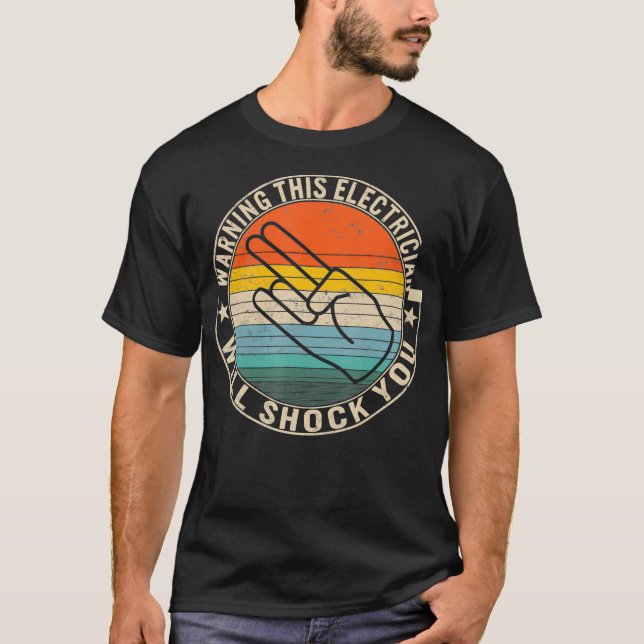 Varning för att elläkaren kan slå dig lineman t shirt (Framsida)