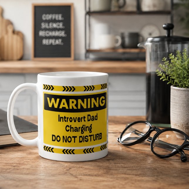 Varning Introvert Pappa Laddar Roligt Present Till Kaffemugg (Skapare uppladdad)