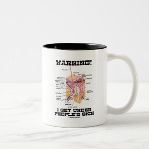 Varning! Jag får under folk flår (Dermal lagrar) Två-Tonad Mugg