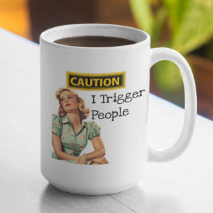 Varning Jag Utlöser Folk Roligt Retro Hemmafru Kaffemugg
