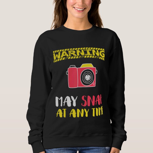 Varning kan när som helst fästa fotografi 2 t shirt (Framsida)
