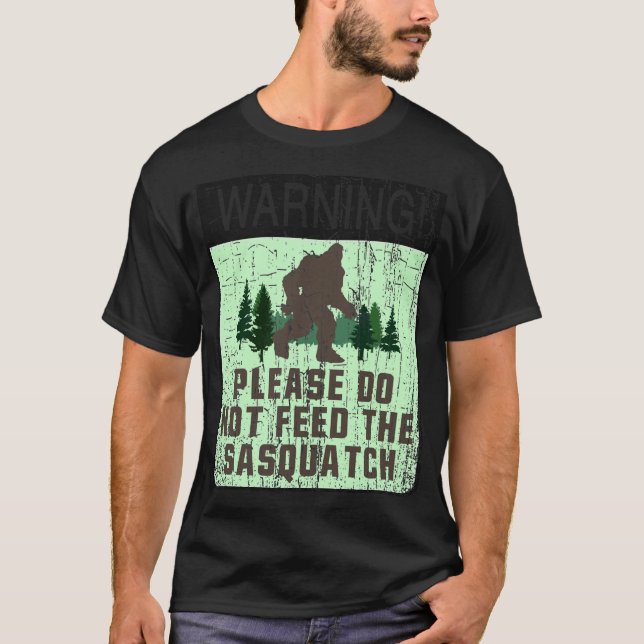 VARNING! - MATA INTE SASQUATCH T SHIRT (Framsida)