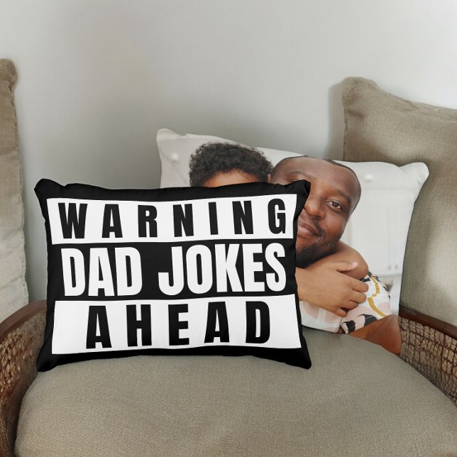 Varning Pappa Jokes Ahead Prydnadskudde (Warning Dad Jokes Ahead Accent Pillow from Ricaso Add your own photo to the back. Fathers day gifts)