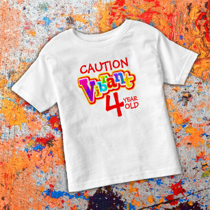 Varning vibrerande 4-årig t-shirt för småbarn