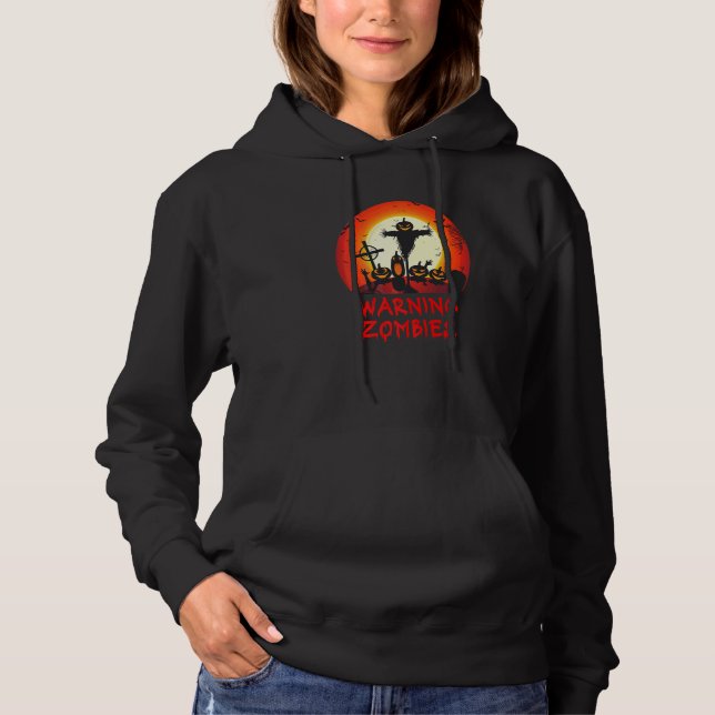 Varning Zombie Månbelyst Kyrkogård  Skrämmande Bar T Shirt (Framsida)