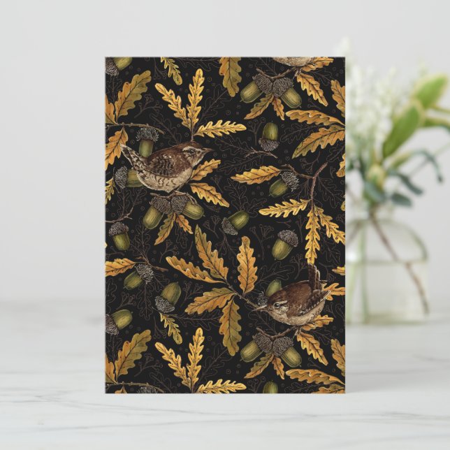 Varor och bokstäver på svart (Stående Fram)