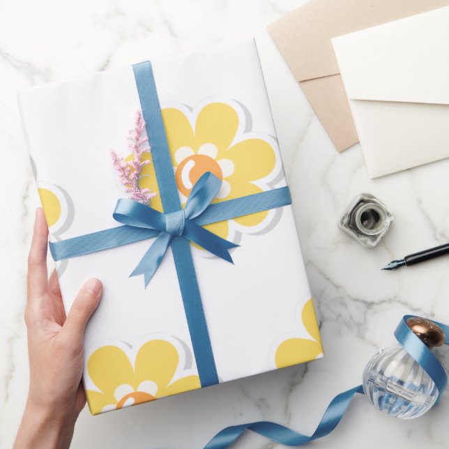 Vårprästkragar på pastell saffiansgrön presentpapper (Gifting)