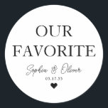 VÅRT FAVORITE Dessert Candy Pub Heart Wedor Favor Runt Klistermärke<br><div class="desc">Ett klassiskt svart Bröllop-märke i Tack med "Vår favorit" i ett klassiskt modernt teckensnitt i eleganten. Du kan enkelt personlig det med ditt namn och bröllop-datum.</div>