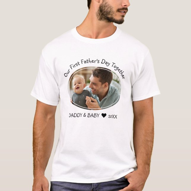 Vårt första foto Fars dag tillsammans med Pappa Ba T Shirt (Framsida)