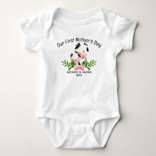 Vårt första Mors dag, Baby Cow-tullnamn Baby T Shirt