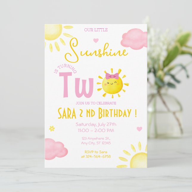 VÅRT LILLA SUNSHINE VÄNTAR TVÅ BIRTHDAY INBJUDNINGAR (Stående Fram)