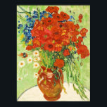 Vas med kornblommor och Poppies, Van Gogh Poster<br><div class="desc">Den här oljan på målarduk, som färgades 1886, kännetecknas av en perfekt som blandas med färg och penselarbete. Mot en blekblå bakgrund målade Van Gogh en vas med en bukett av intensivt blåa kornblommor, ljusröda poppies och gråvita margueriter. Den pulserande färgen av kornblommor, poppies och margueriter visar blommor i blomning....</div>