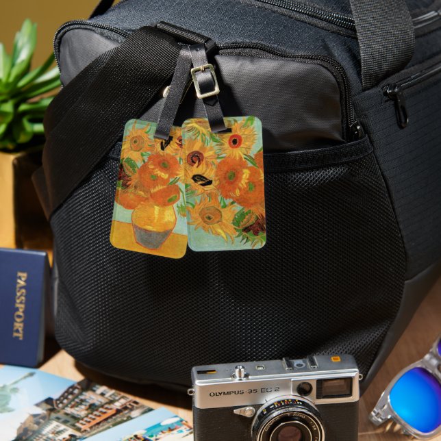Vas med tolv solblommor av Vincent van Gogh Bagagebricka (Fram & Baksida)