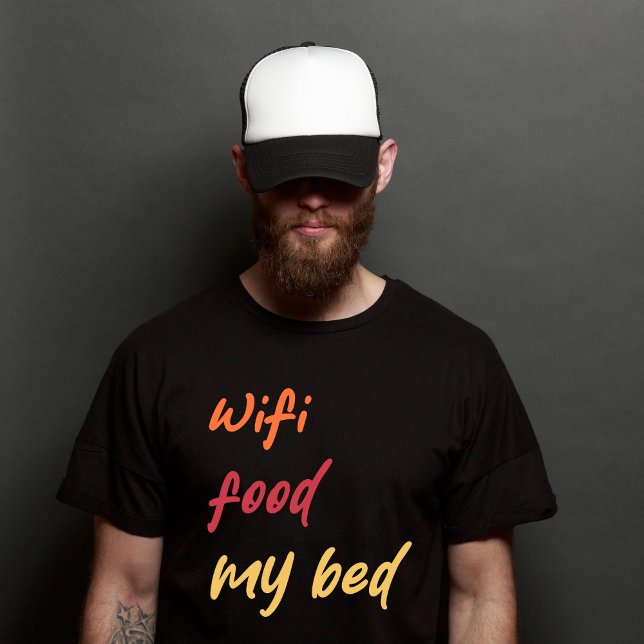 Väsentliga bekvämligheter t shirt (Skapare uppladdad)