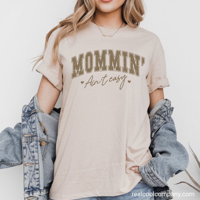 Västanländsk Grafisk T-Shirt - Mamma är inte lätt (Skapare uppladdad)
