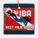 Väster Beach-dykare - blått retro Julgransprydnad Keramik<br><div class="desc">Väster Handflatan Beach Florida-dykans utformning. En stil-vintage återförevisade röd flagga med marin dykdykare.</div>