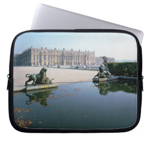 Väster- eller trädgårdfacaden som beskådas fr laptop sleeve