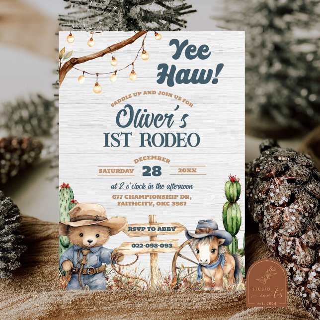 Västerländsk Yeehaw Björn Cowboy Första Rodeo Föde Inbjudningar (Skapare uppladdad)