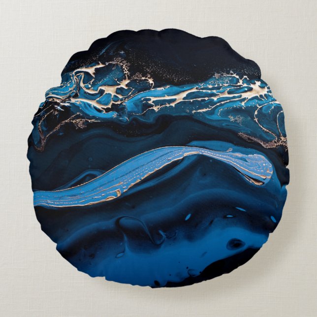 Vätskeretallisk Guld i abstrakt blå w Rund Kudde (Framsidan)