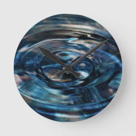 Vatten Clock av Poet Adiela Akoo Rund Klocka