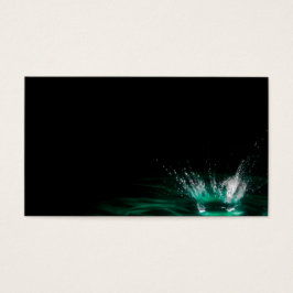 Vatten droplet stänk på svart bakgrund visitkort