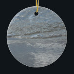 Vatten på Abstrakten Beach-fotot Julgransprydnad Keramik<br><div class="desc">Det här är ännu ett lugnande bild - man kan nästan höra att vatten överlappar på stranden. Kolla vår affär för mer vatten på stranden bilder. Det här bild är också ett exempel på "Vatten Lapping on the Beach" från tapet i widescreenformat från www.mlewallpapers.com.</div>