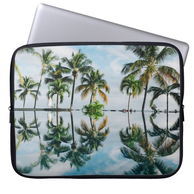 VATTEN REFLEKTION AV COCONUT HANDFLATAN TRÄD LAPTOP FODRAL (Framsidan)
