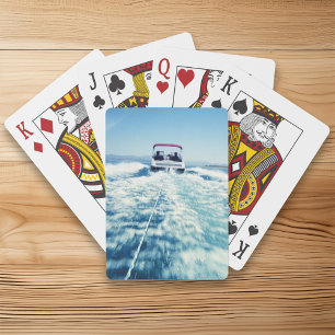 Vatten Skiing bakom Speed Boat Lodrät Photo Casinokort