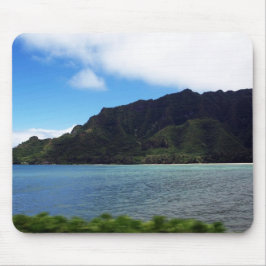 Vatten till bergsfotot på en musmatta