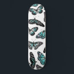 Vattenblått, svart fjärilar, vattenfärg Mönster Mini Skateboard Bräda 18,5 Cm<br><div class="desc">Denna moderna, artsy och coola mönster är perfekt för trendiget och snyggten. Den har en handmålad vattenfärgad grönt av teal-vattenfärg och svart butterfly-mönster ovanpå en enkel vit bakgrund. Det är gigantiskt, elegant, bohemi och söt.***ANMÄRKNING OM VIKTIG UTFORMNING: Om du vill ha en anpassad design-begäran, till exempel matchande produktbegäranden, ändringar i...</div>
