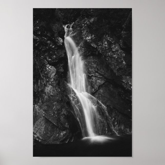 Vattenfall i helvetet Gorge, Slovenien Poster (Framsidan)
