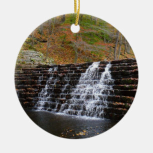 Vattenfall i Laurel Backe State Park I Julgransprydnad Keramik