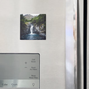 Vattenfall i skogen magnet