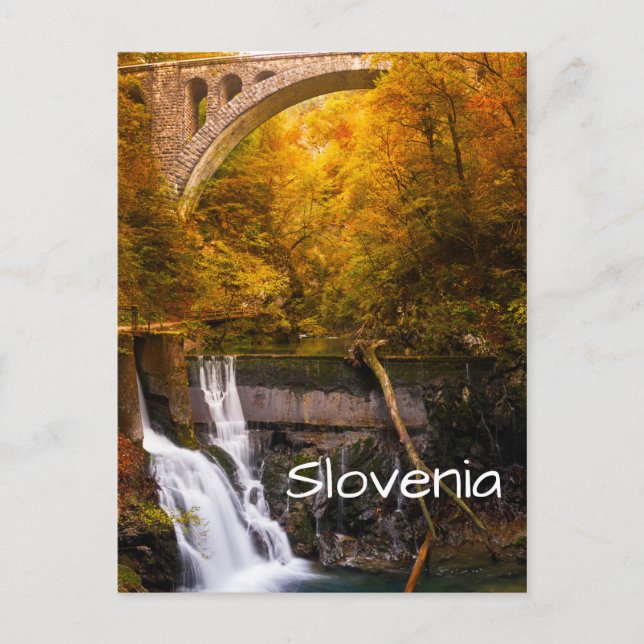 Vattenfall i Vintgar Gorge canyon på hösten Vykort (Framsida)