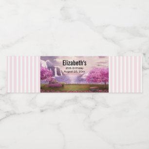 Vattenfall och Cherry Träd runt en Sjö-födelsedag Vattenflaskor Etikett