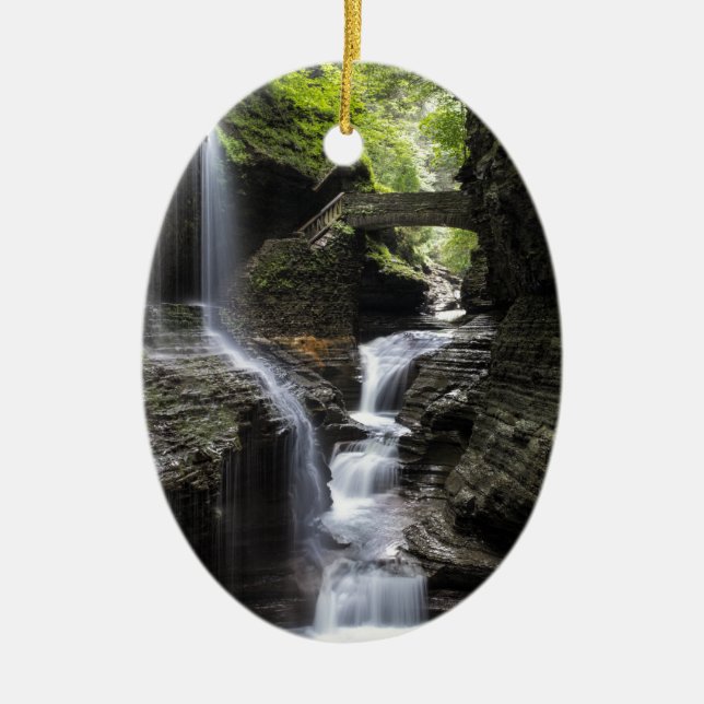 Vattenfall på den Watkins glenen, NY Julgransprydnad Keramik (Framsidan)