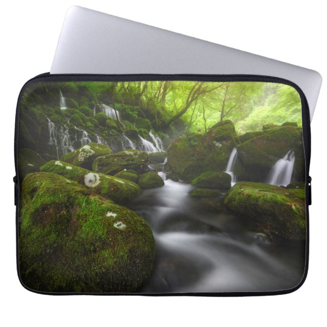 Vattenfall | Satoyama Kisakata Waterfalls Laptop Fodral (Framsidan)