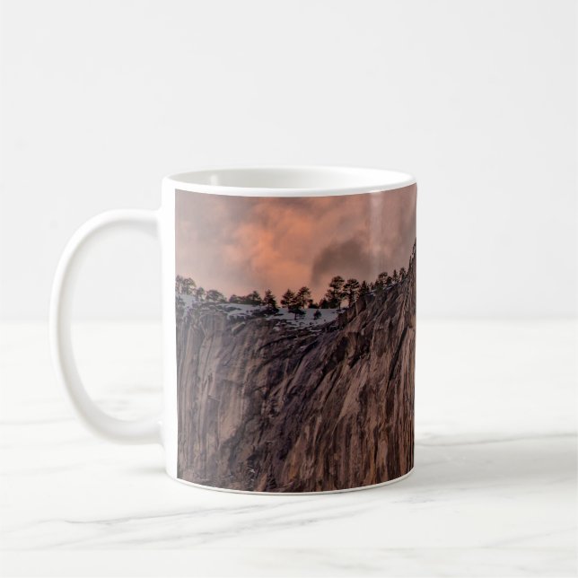 VATTENFALLAR UNDER VITE HIMLAR KAFFEMUGG (Vänster)