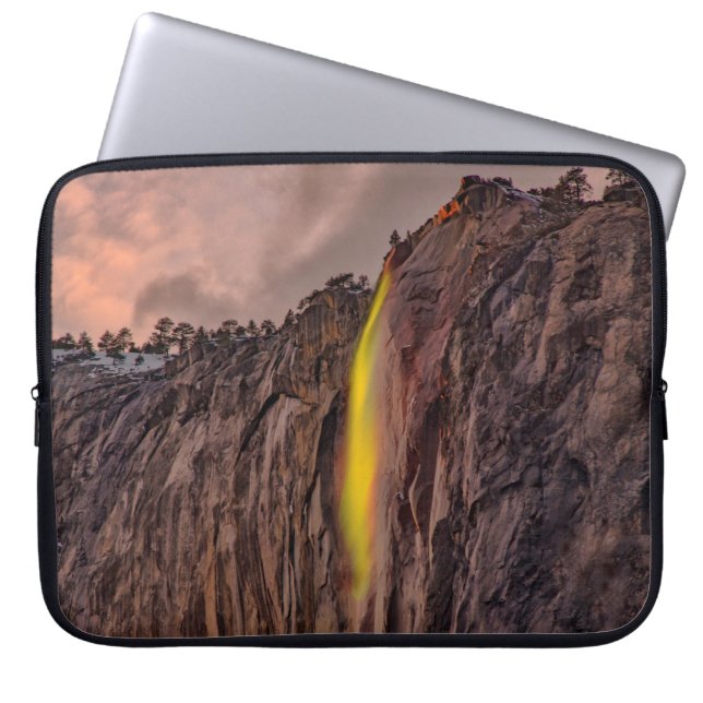 VATTENFALLAR UNDER VITE HIMLAR LAPTOP FODRAL (Framsidan)