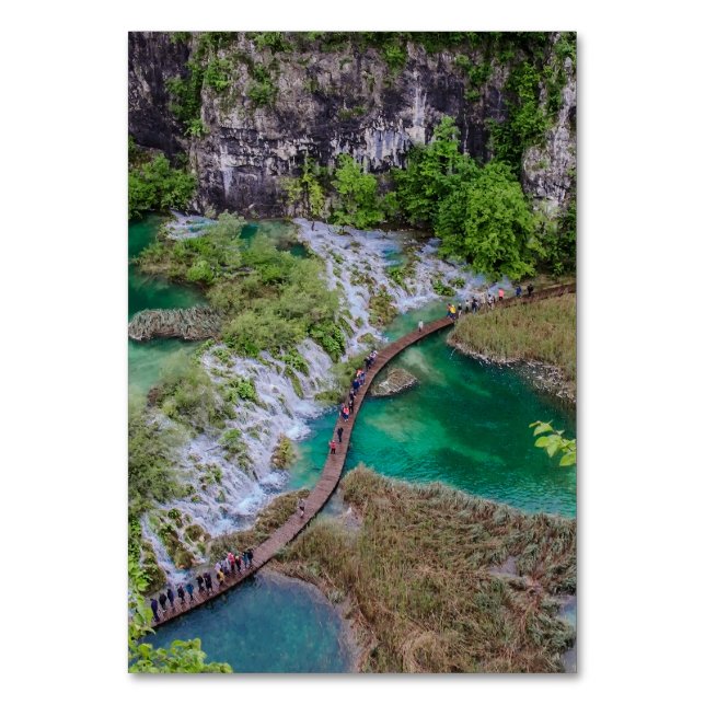 Vattenfallskrascade i parken Plitvice sjöar Bordsnummer (Framsidan)