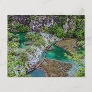 Vattenfallskrascade i parken Plitvice sjöar Flygblad