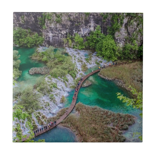 Vattenfallskrascade i parken Plitvice sjöar Kakelplatta (Framsidan)