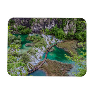 Vattenfallskrascade i Plitvice sjöar park Magnet