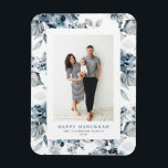 Vattenfärg Blå Blommor Glad Hanukkah Foto Magnet<br><div class="desc">Glad Hanukkah! Skicka varma hösthälsningar till din familj och vänner med denna anpassningsbara Hanukkah-magnet. Den har ett vattenfärg-mönster med blå blommor. Anpassa detta Hanukkah-foto magnet genom att lägga till dina uppgifter. Denna botaniska Hanukkah-magnet finns tillgänglig i olika kartong.</div>