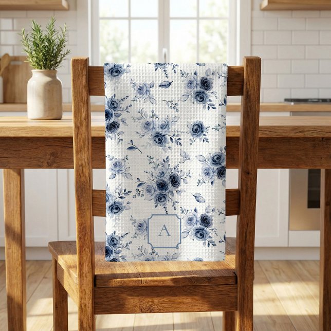 Vattenfärg blå rosor monogrammerade  kökshandduk (Blue Roses Kitchen Towel)