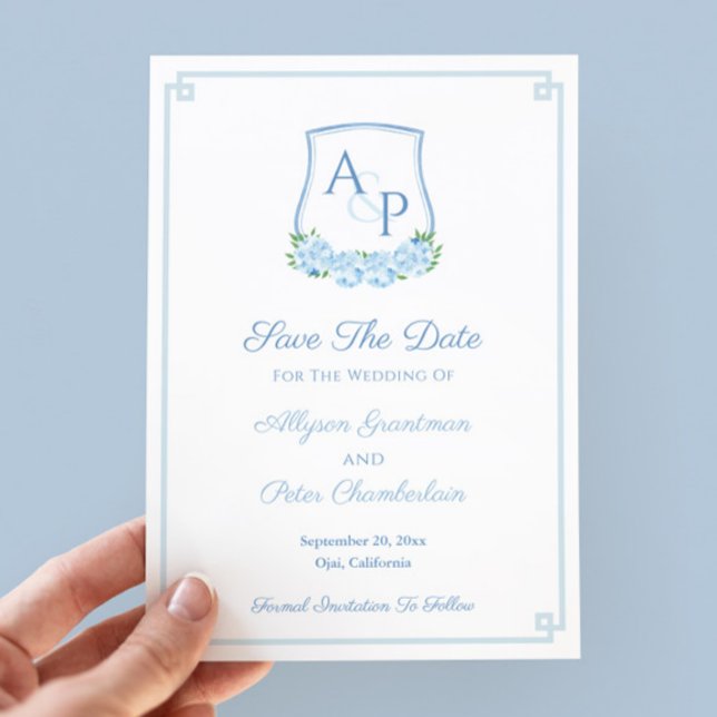 Vattenfärg Blått Botaniskt Monogram Vigselvapen Spara Datumet (Save The Date Card design featuring a watercolor blue hydrangea crest, greek key border and backer)
