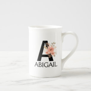 vattenfärg Pastel Rosa Monogram med Namn Benporslin Mugg