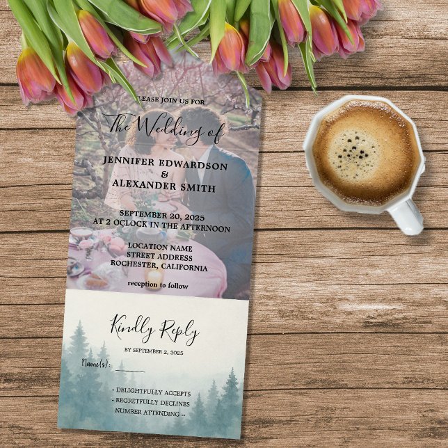 Vattenfärg tall skog bröllopsfoto (Watercolor pine tree forest wedding photo all in one invitation.)
