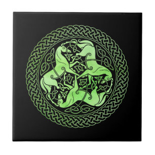 Vattenfärgad Grönt Celtic Knot Ring med hästar Kakelplatta