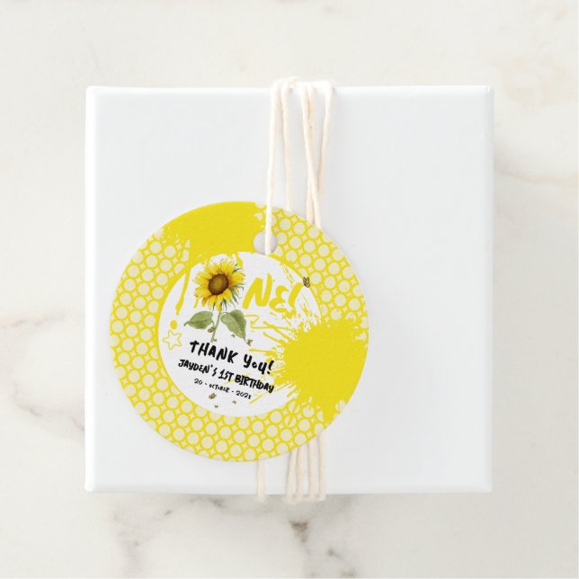 Vattenfärgad solrosa med fjärilar 1:a födelsedag gåvor etiketter (På plats)